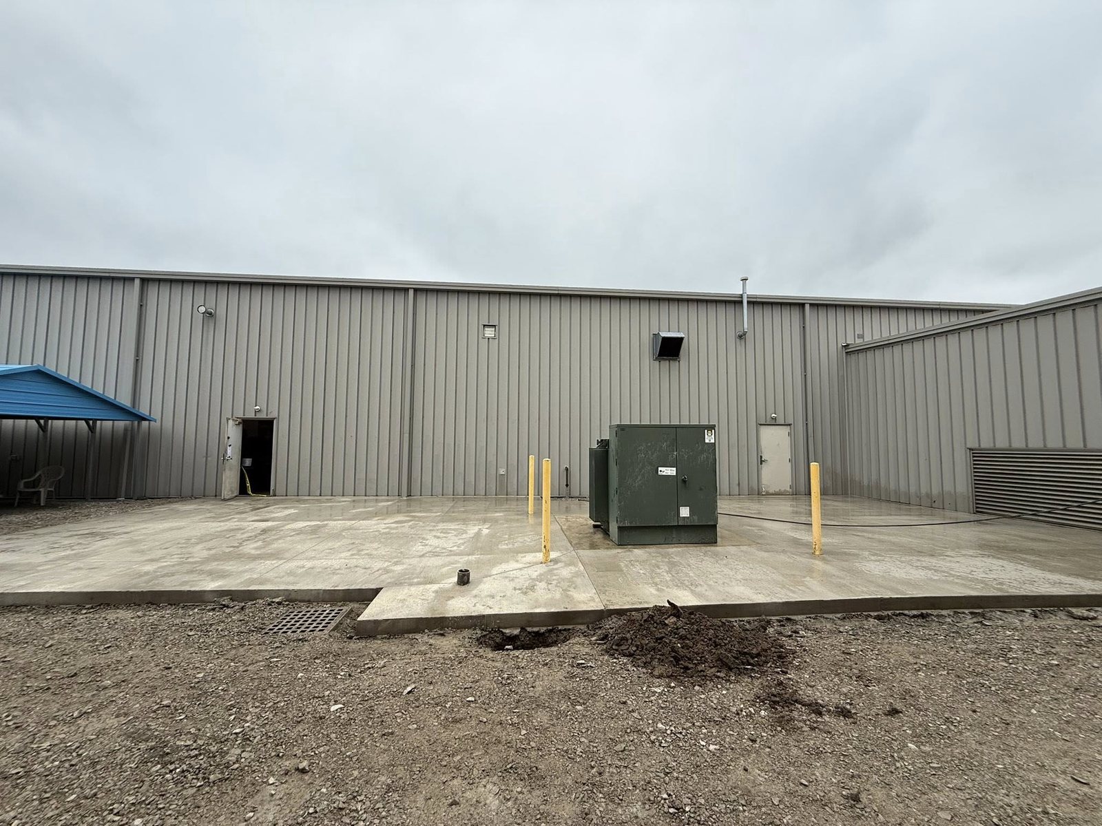 Large commercial concrete flatwork project by Custom Crete